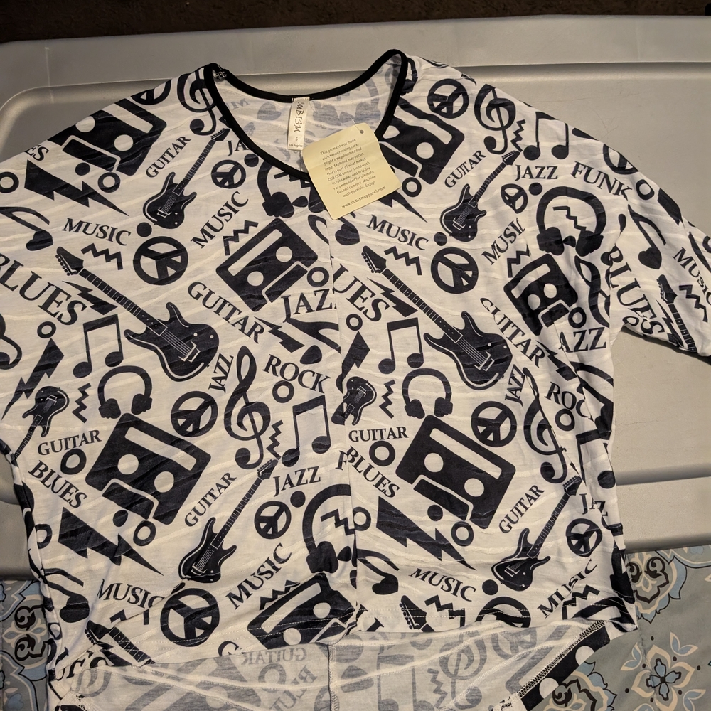 Cubism Los Angeles Sample Music Themed Graphic T-Shirt Size Small‎